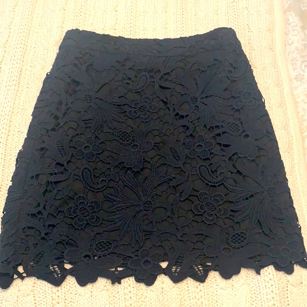 Gorgeous Banana Republic black lace skirt. New with tags!